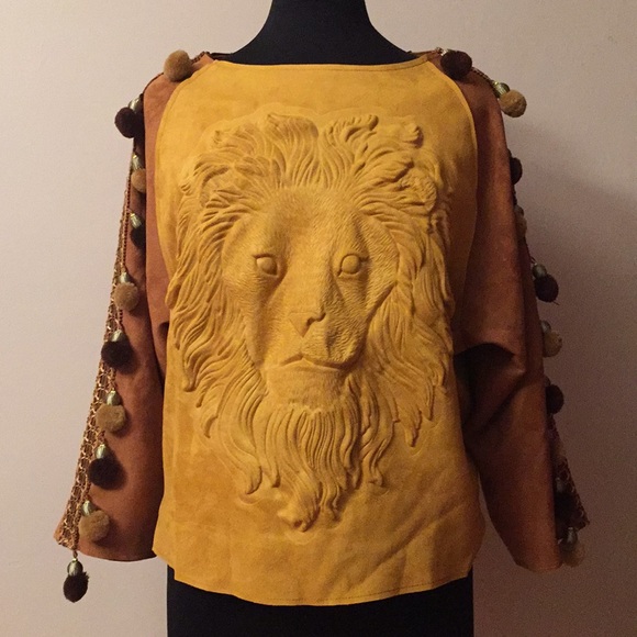 Tops - Extremely warm Lion top